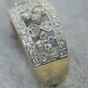 Must Sacrifice 18K YGold  Anniversary Diamond Cluster Ring  7/8 CTW
